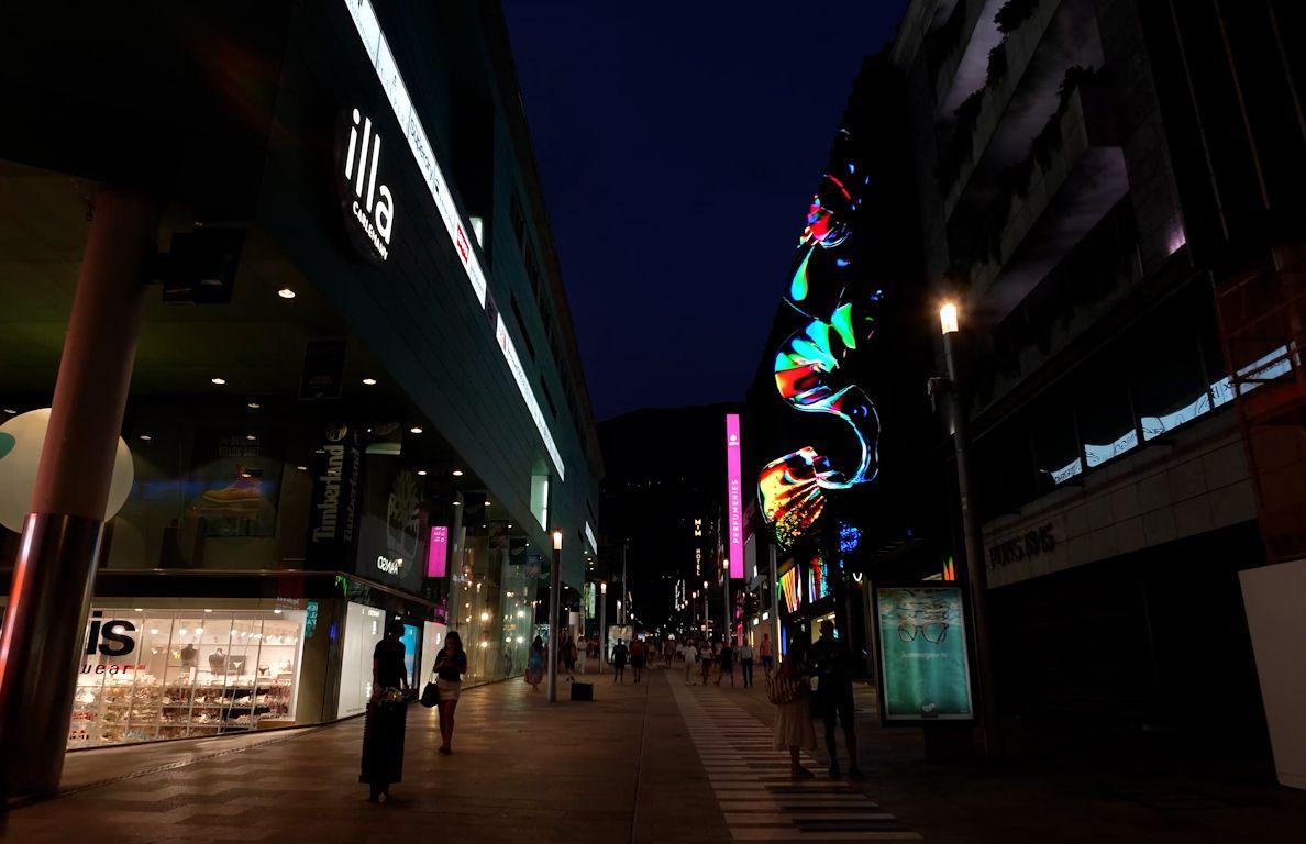 Luminous Spectrum @Flagship Store