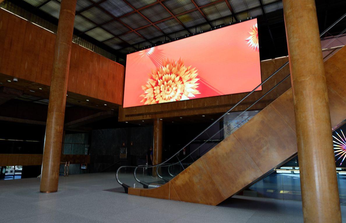 Flowerdrops @Corporate waiting area
