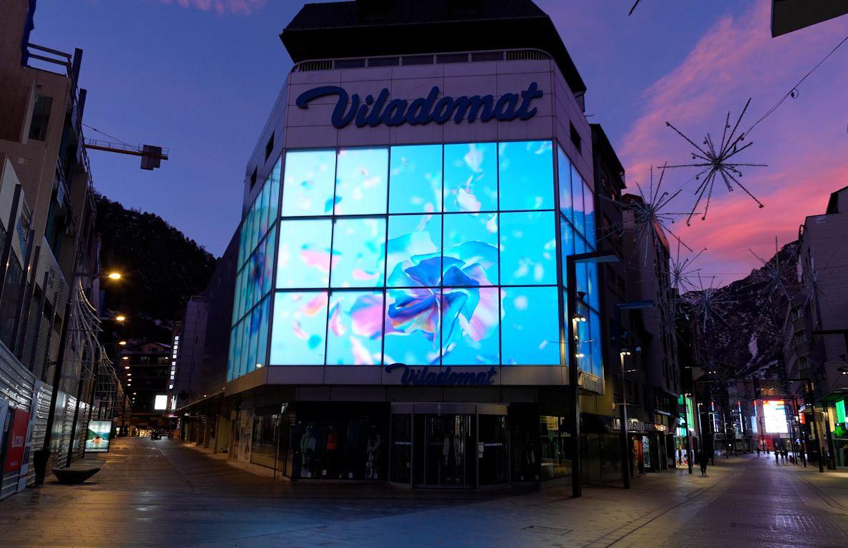 Winds of Iridescence @Sport Store